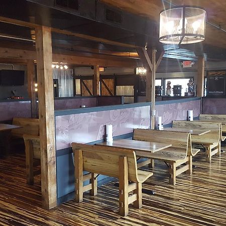 Baldknobbers Motor Inn Брэнсон Экстерьер фото