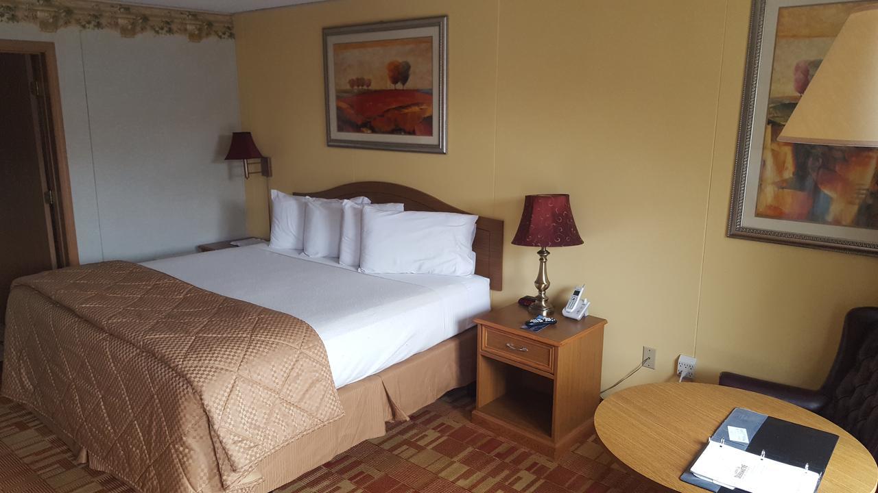 Baldknobbers Motor Inn Брэнсон Экстерьер фото