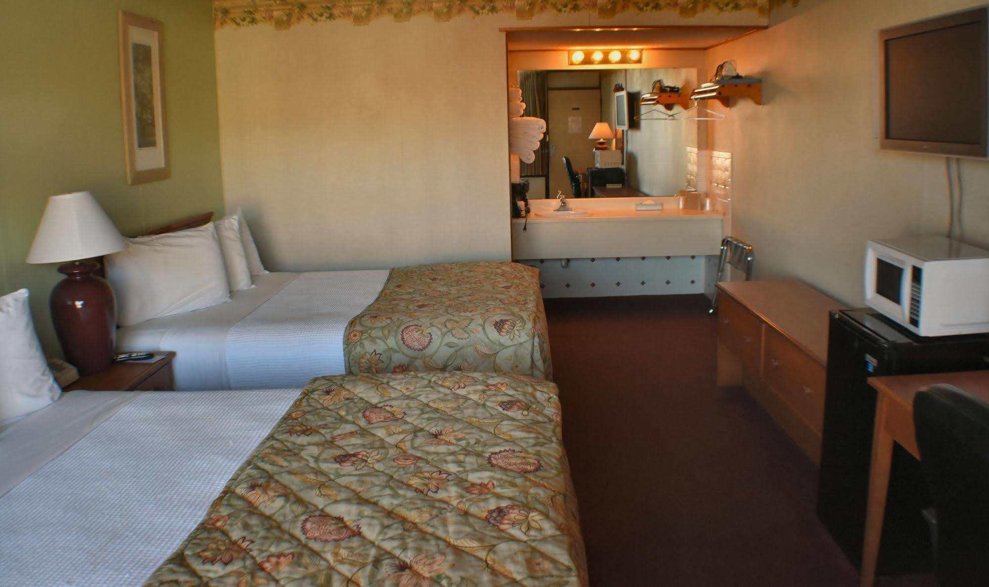 Baldknobbers Motor Inn Брэнсон Экстерьер фото